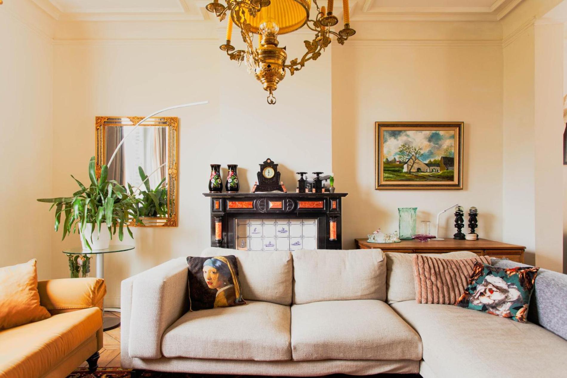 Beautiful Mansion With Swimming Pool And Jacuzzi Villa Bilzen